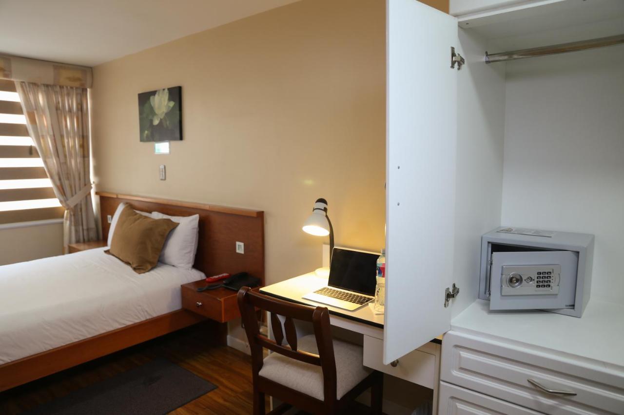 Hotel Carolina Montecarlo Quito Exterior photo
