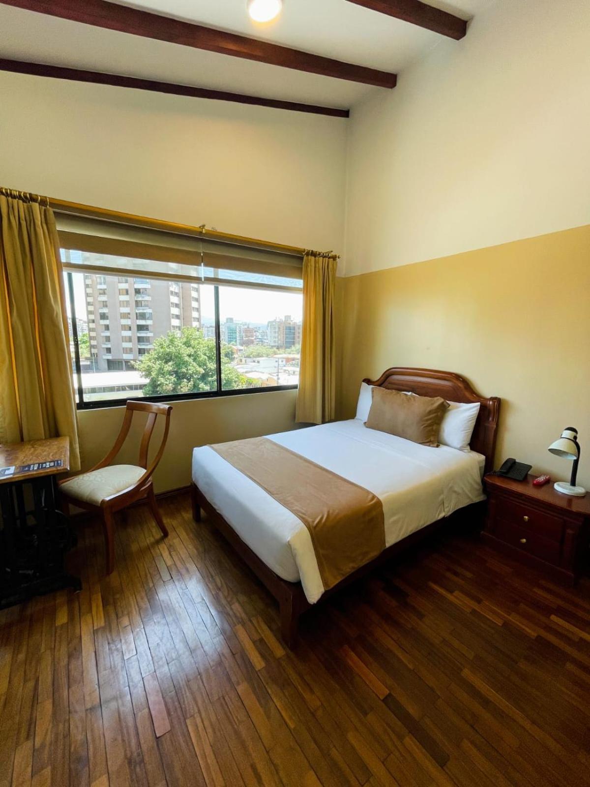 Hotel Carolina Montecarlo Quito Exterior photo