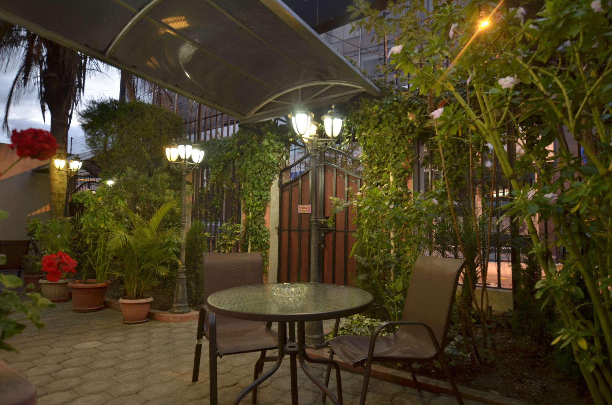 Hotel Carolina Montecarlo Quito Exterior photo