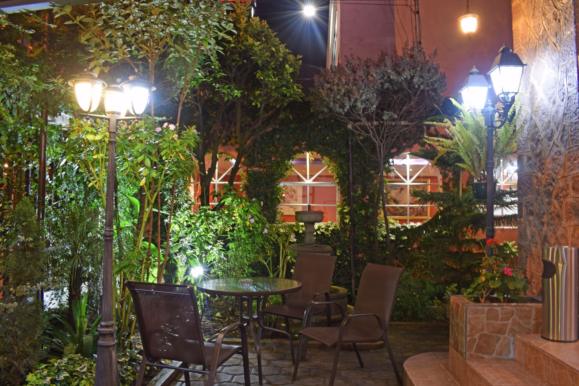 Hotel Carolina Montecarlo Quito Exterior photo